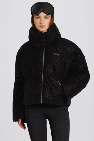 Wasserdichte, verkürzte Oversize-Skijacke in Schwarz mit Leopardenmuster Wasserdichte, verkürzte Oversize-Skijacke in Schwarz mit Leopardenmuster