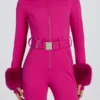 Wasserdichter, figurbetonter Skianzug mit Kunstfellkapuze in Magenta-Pink Wasserdichter, figurbetonter Skianzug mit Kunstfellkapuze in Magenta-Pink