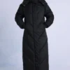 Wasserdichter langer Parka mit Kapuze in Schwarz Wasserdichter langer Parka mit Kapuze in Schwarz