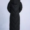 Wasserdichter langer Parka mit Kapuze in Schwarz Wasserdichter langer Parka mit Kapuze in Schwarz