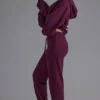 Weiche Jogginghose aus Baumwolljersey mit mittlerer Leibhöhe in der Farbe Grape