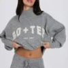 Weicher, übergroßer Pullover aus Strick in Grau Weicher, übergroßer Pullover aus Strick in Grau