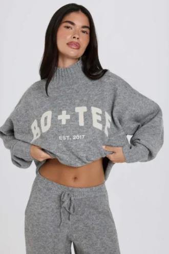 Weicher, übergroßer Pullover aus Strick in Grau Weicher, übergroßer Pullover aus Strick in Grau