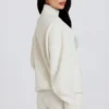 Weicher Oversize-Pullover aus Strick in Elfenbein Weicher Oversize-Pullover aus Strick in Elfenbein