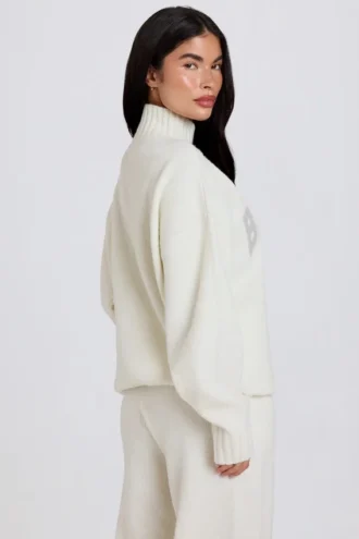 Weicher Oversize-Pullover aus Strick in Elfenbein Weicher Oversize-Pullover aus Strick in Elfenbein