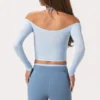 Weiches Jersey-Oberteil mit schulterfreiem Ausschnitt in Powder Blue Weiches Jersey-Oberteil mit schulterfreiem Ausschnitt in Powder Blue