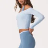 Weiches Jersey-Oberteil mit schulterfreiem Ausschnitt in Powder Blue Weiches Jersey-Oberteil mit schulterfreiem Ausschnitt in Powder Blue