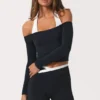 Weiches Jersey-Oberteil mit schulterfreiem Ausschnitt in Schwarz Weiches Jersey-Oberteil mit schulterfreiem Ausschnitt in Schwarz