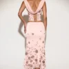 Winika verzierter Midaxi-Rock mit mittlerer Leibhöhe und Hanky-Saum in Pink Winika verzierter Midaxi-Rock mit mittlerer Leibhöhe und Hanky-Saum in Pink