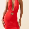 Xenia Neckholder-Maxikleid mit Cut-outs in Scharlachrot Xenia Neckholder-Maxikleid mit Cut-outs in Scharlachrot