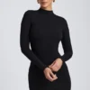 Yara Modal-Minikleid mit offenem Rücken und langen Ärmeln in Schwarz Yara Modal-Minikleid mit offenem Rücken und langen Ärmeln in Schwarz