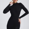 Yara Modal-Minikleid mit offenem Rücken und langen Ärmeln in Schwarz Yara Modal-Minikleid mit offenem Rücken und langen Ärmeln in Schwarz