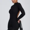Yara Modal-Minikleid mit offenem Rücken und langen Ärmeln in Schwarz Yara Modal-Minikleid mit offenem Rücken und langen Ärmeln in Schwarz