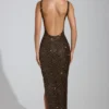 Yarina Maxikleid mit verziertem U-Ausschnitt und Schlitz am Oberschenkel in Braun Yarina Maxikleid mit verziertem U-Ausschnitt und Schlitz am Oberschenkel in Braun
