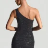 Zahira Minikleid mit Verzierung und einer Schulter in Schwarz Zahira Minikleid mit Verzierung und einer Schulter in Schwarz