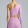 Zanab Metallic-Minikleid mit Cut-outs und einer Schulter in Violett-Rosa