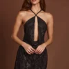 Zelinda verziertes Neckholder-Minikleid mit Wasserfallausschnitt in Schwarz Zelinda verziertes Neckholder-Minikleid mit Wasserfallausschnitt in Schwarz