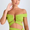 Zene Crop-Top mit Cut-outs und schulterfreiem Ausschnitt in Limettengrün Zene Crop-Top mit Cut-outs und schulterfreiem Ausschnitt in Limettengrün