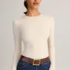 Ziva Modal-Bodys mit Rundhalsausschnitt und langen Ärmeln in Creme Ziva Modal-Bodys mit Rundhalsausschnitt und langen Ärmeln in Creme