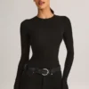Ziva Modal-Bodys mit Rundhalsausschnitt und langen Ärmeln in Schwarz Ziva Modal-Bodys mit Rundhalsausschnitt und langen Ärmeln in Schwarz