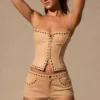 Zoryelle Mini-Shorts mit niedriger Leibhöhe in Tan Zoryelle Mini-Shorts mit niedriger Leibhöhe in Tan