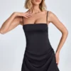 Zoyna drapiertes A-Linien-Minikleid in Schwarz Zoyna drapiertes A-Linien-Minikleid in Schwarz