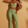 Zuni Petite-Hose mit Schnürung am Rücken in Grün